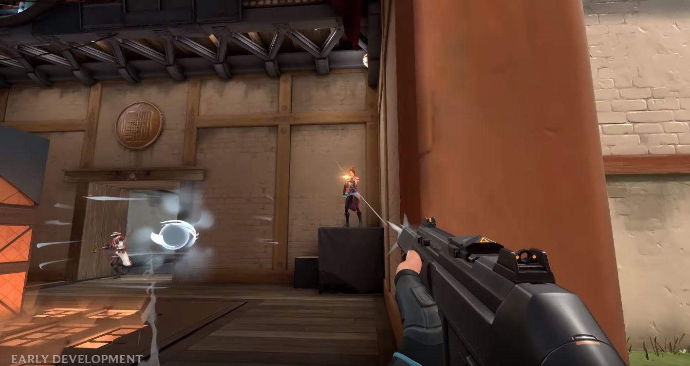 Valorant Weapon Guide: Vandal vs Phantom